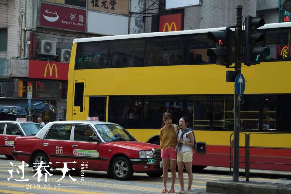 水客少女青春过关 《过春天》预售全面开启