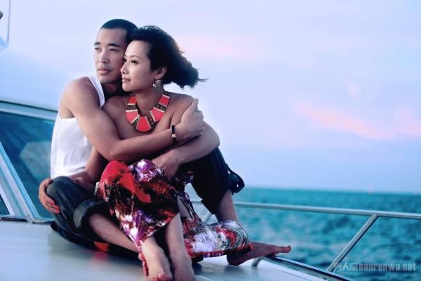 徐静蕾否认已婚 享受二人甜蜜世界将不婚进行到底