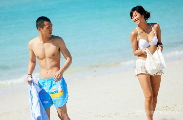 徐静蕾否认已婚 享受二人甜蜜世界将不婚进行到底