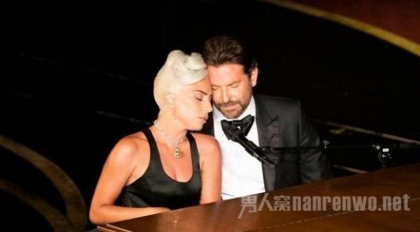 Lady Gaga否认与库珀暧昧 情歌看出爱意不很正常吗？