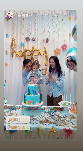 陈冠希为2岁女儿办生日派对 一家三口同框吹蜡烛