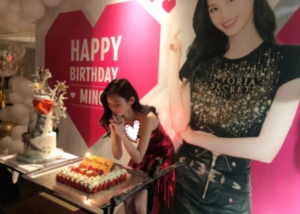 奚梦瑶30岁生日趴现场曝光 何猷君大醉满脸通红超开心