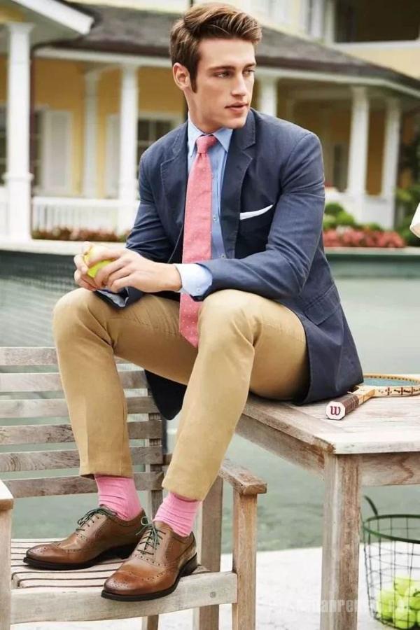 男士潮袜如何搭配 让袜子成为整套造型的点睛之笔