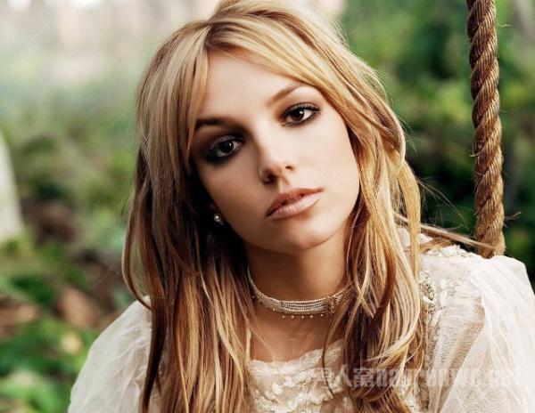 布兰妮 精神治疗 布兰妮强制性精神治疗？父亲病情恶化