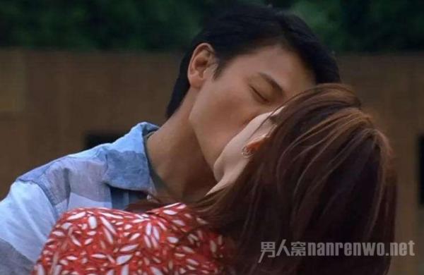 郑秀文对许志安的爱 都在郑秀文歌曲值得的歌词里