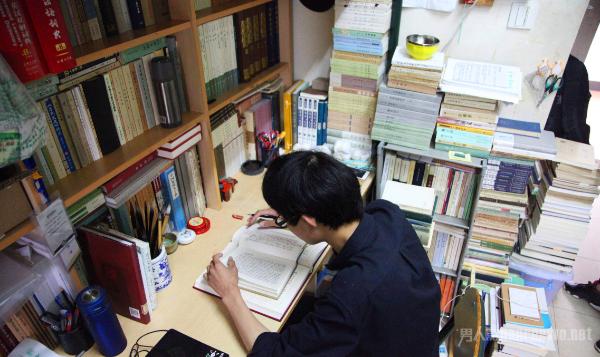 高尔基经典语录之读书 书是人类进步的阶梯