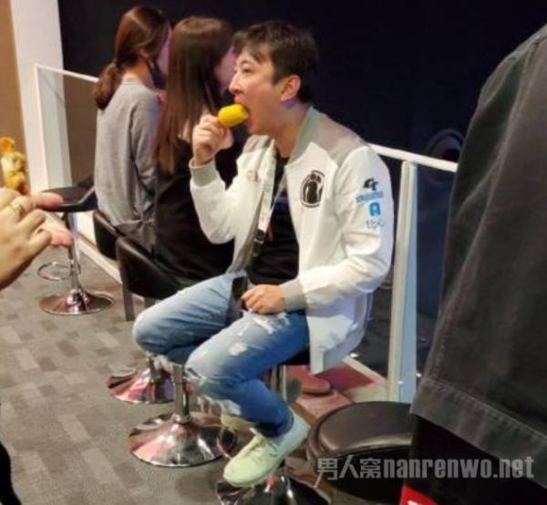 王思聪情头来了！王思聪吃玉米头像 新一波周边安排！