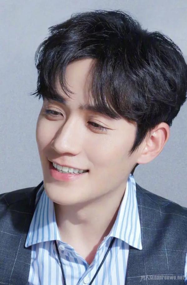 李易峰为朱一龙庆生 晒两人同框照 原来两人这么有缘