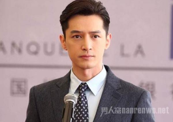 胡歌妈妈去世 胡歌凌晨追忆亡母 愿阿姨在天堂安好！