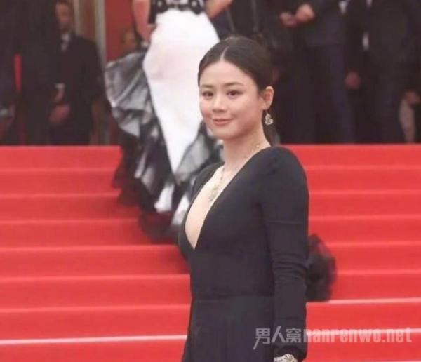 彭于晏马思纯造型 马思纯被群嘲 彭于晏你也被传染了？