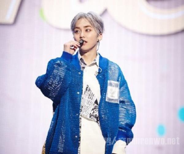 EXO成员xiumin入伍 公开平头照片 期待健康归来！