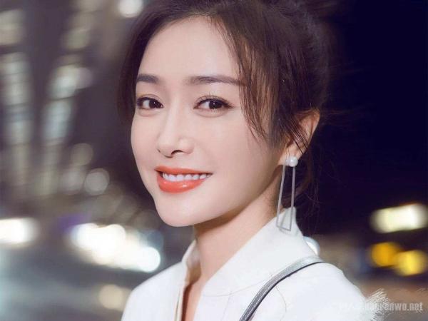 秦岚工作室回应浮粉照 是玻璃心还是秦岚脸真的没法看