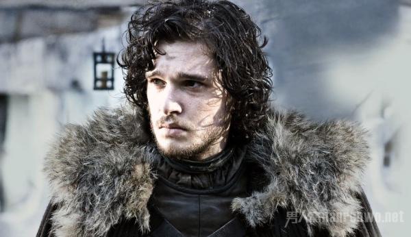 雪诺读剧本发现杀了龙妈时 痛苦低头 无法接受权游结局