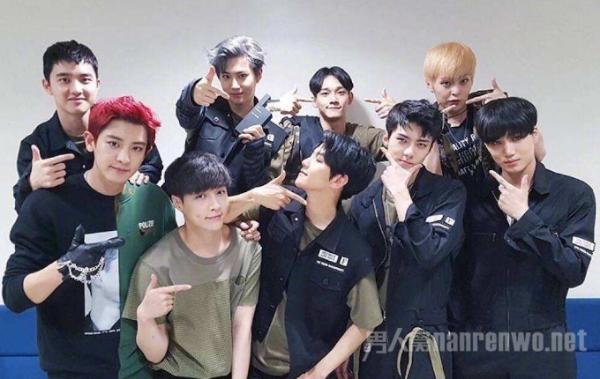EXO成员xiumin入伍 公开平头照片 期待健康归来！