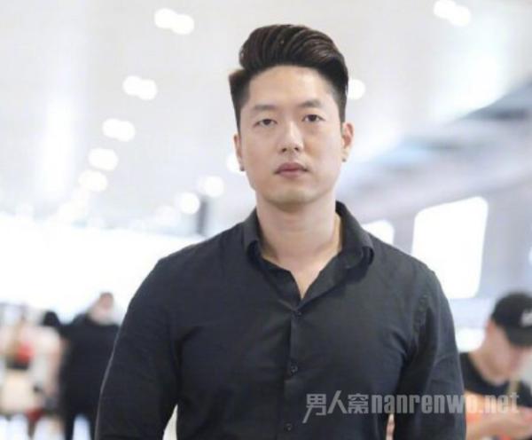 凌潇肃被接机不适应 凌潇肃变身洪世贤 你们好骚啊！