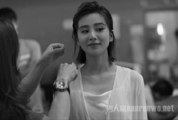 刘诗诗产后首开工 大秀锁骨气质满分 刘诗诗迅速复出？