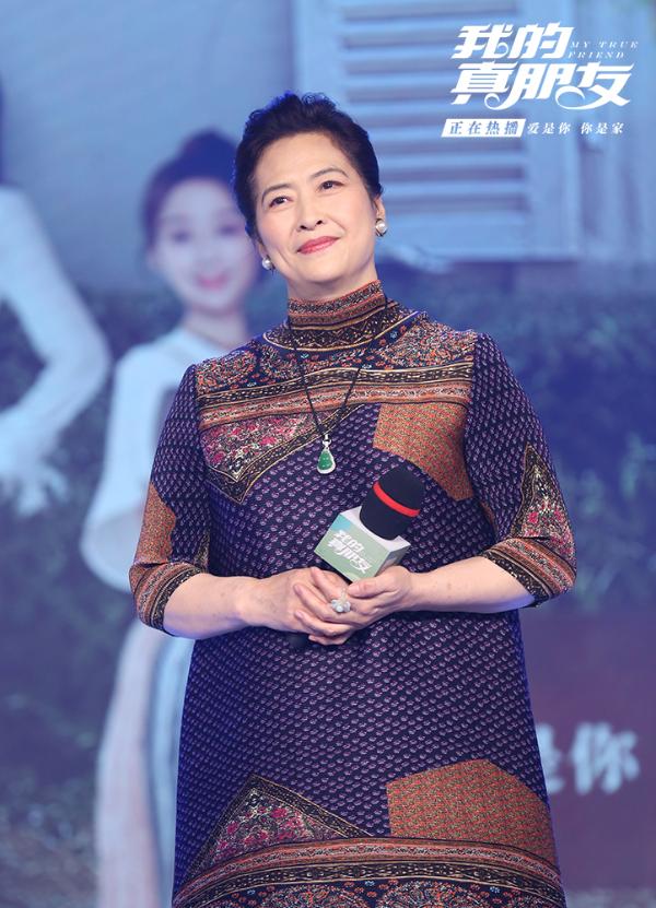 杨颖邓伦朱一龙同框 现场大聊拍戏感受