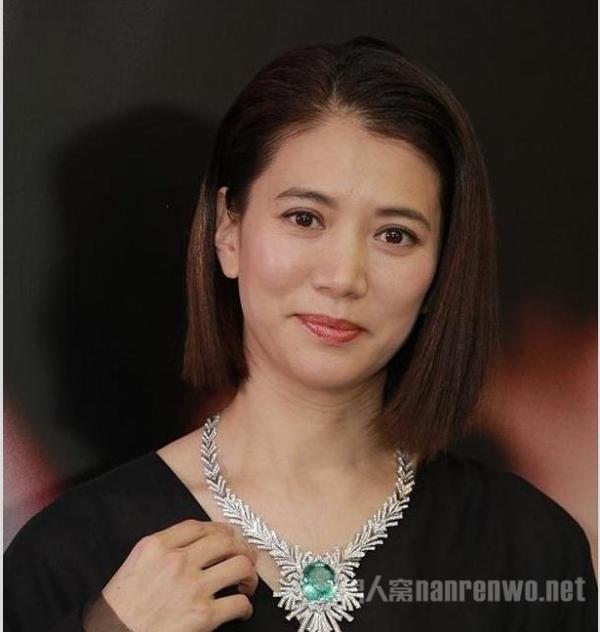 袁咏仪与张智霖令人羡慕 但是再完美的恋爱也有辛酸