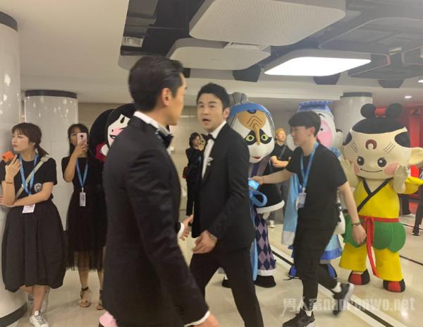 见到胡歌的雷佳音表情亮了 曾坦言有些嫉妒胡歌