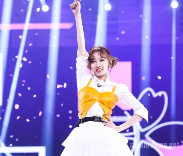 宋雨绮烟嗓征服跑男团 不止会综艺 雨绮弟弟业务超过硬