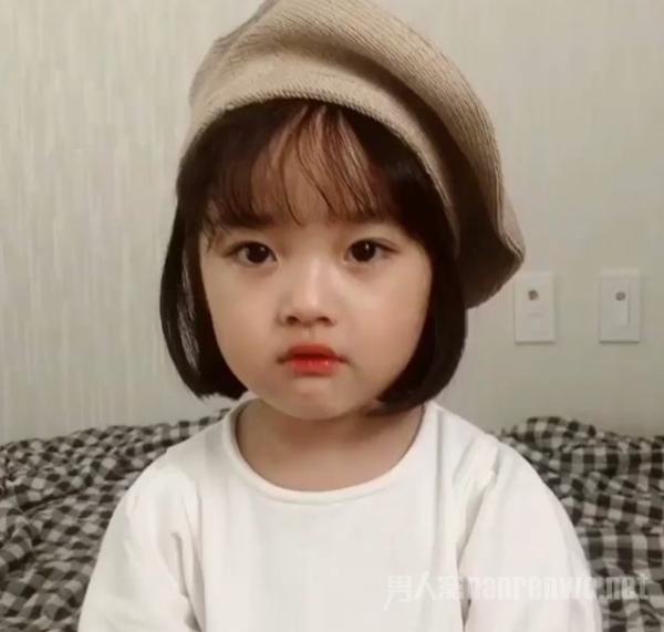 权律二开微博 你的表情包女孩来了！来中国捞钱的？