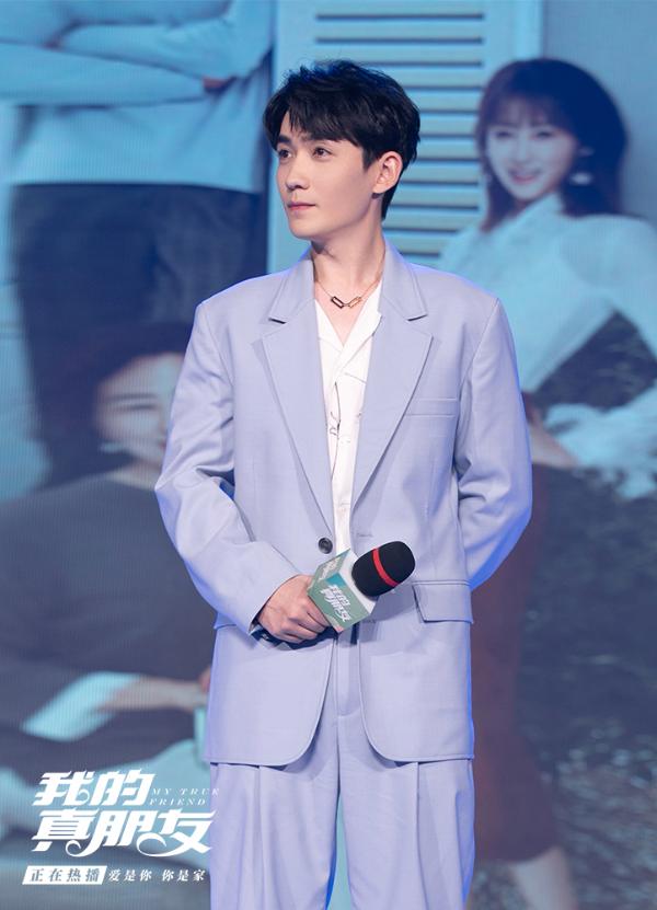 杨颖邓伦朱一龙同框 现场大聊拍戏感受