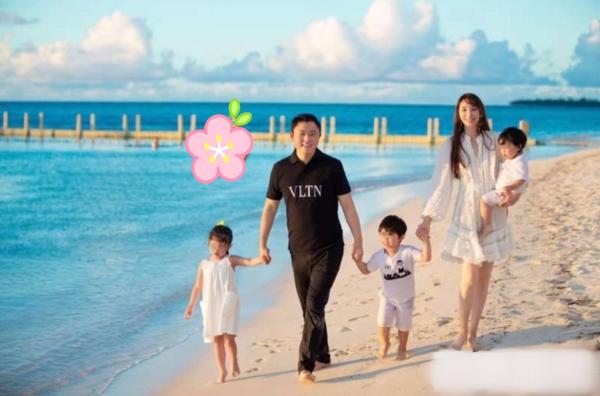 40岁吴佩慈宣布怀第四胎：下周满3个月是女宝