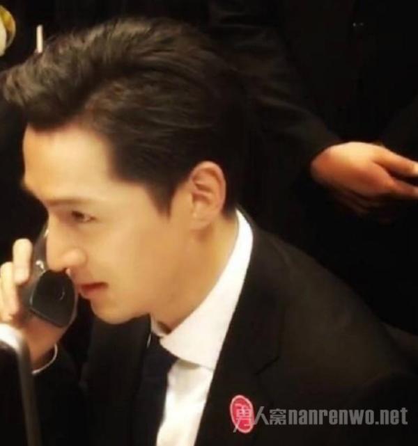 胡歌换头像 网友脑洞大开搞事情 情头立马安排！