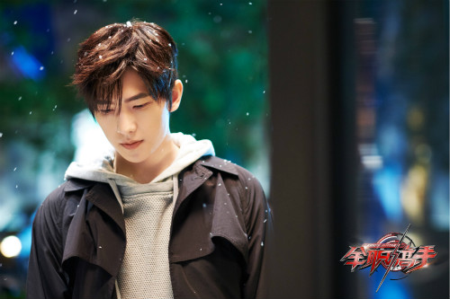 杨洋绎反差萌 遭七大工会围剿上演刺激打戏