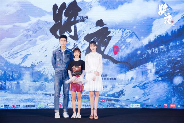 袁冰妍一袭白裙现身 挑战经典再塑少年心底白月光