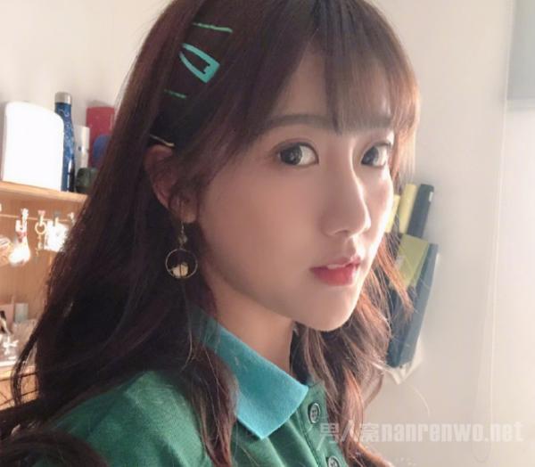 中报没有黄婷婷 李艺彤中报第一 是粉丝太刚了!