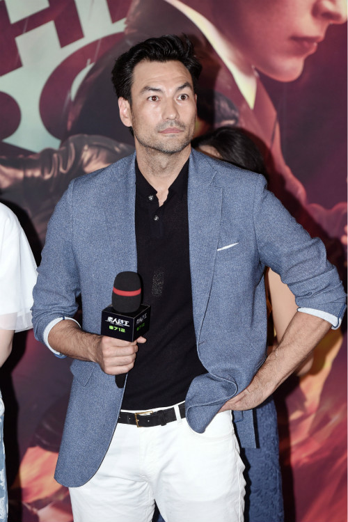 《素人特工》首映 王大陆张榕容跑酷飙车点燃年轻观众