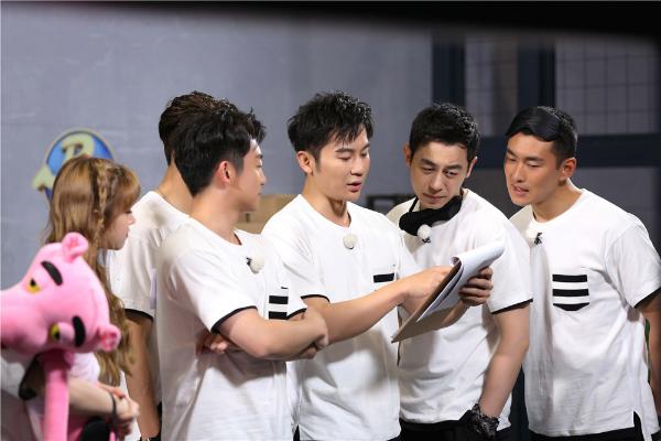 Angelababy、王彦霖自曝“猫同伴” 《奔跑吧》“猫鼠大战”郑恺或将重振雄风？