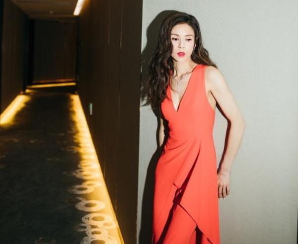 李若彤感谢生日祝福 承诺未来会如花灿烂如树茁壮