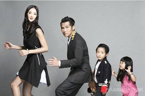 曹格女儿长大了 丑萌姐姐大转变 小脸尖尖露笑颜