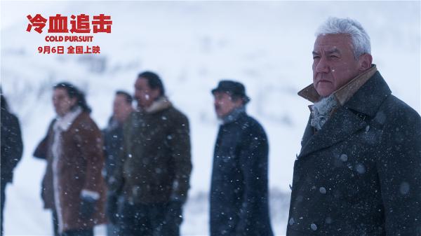 《冷血追击》曝孤胆英雄版饭制海报 昆汀复仇爽片上线