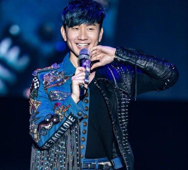 新晋“犯罪克星”林俊杰!警方在其演唱会抓获32人