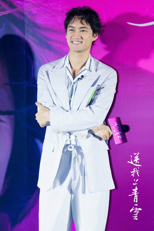 姚晨滕丛丛打造女性勇敢之作 袁弘零片酬出演《送我上青云》