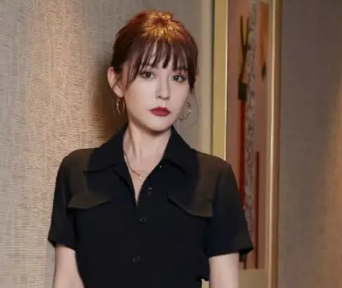 热依扎晒诊断书:有自杀风险