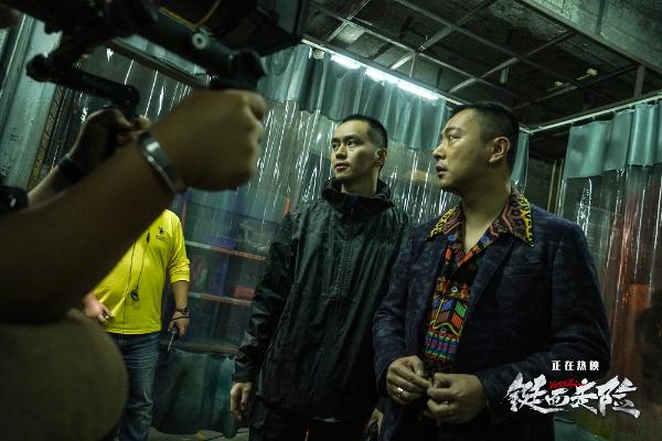 《铤而走险》特辑再现重庆“江湖” 口碑坚挺众星齐发声