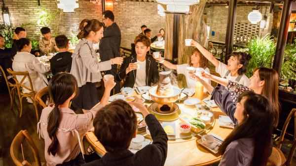 《世界欠我一个初恋》本周糖醋升级 邢昭林白鹿喜提初恋“醉酒吻”