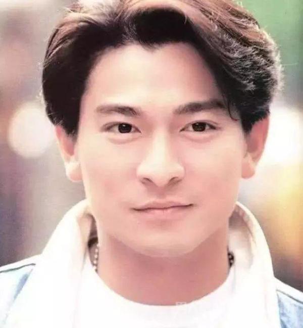 娱乐圈年轻时帅到爆的7大男星 沈腾上榜 他当之无愧