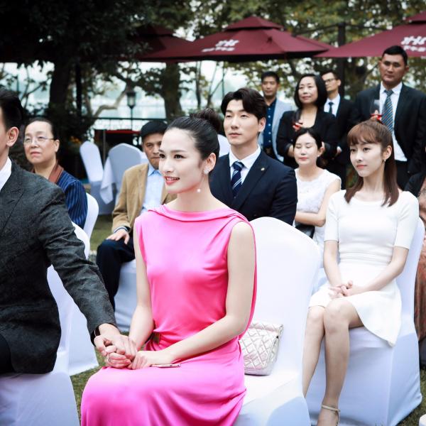 张柏嘉工作狂附体逃婚 网友：逃得好