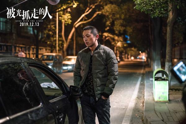 剩下的人还相爱么？《被光抓走的人》曝“真心话不冒险”特辑再掀话题风暴