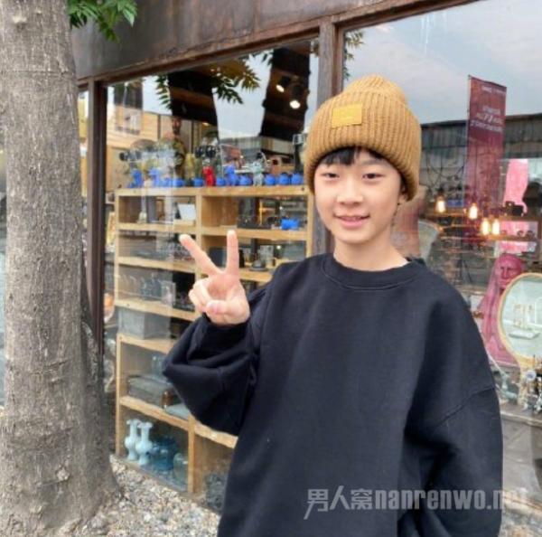 天天12岁一米七 完美继承张亮的大长腿