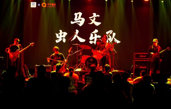 ��ʯЯ��ǧǧ�����³��Ĵ���ҳ��ȼ�������������ɣ�������