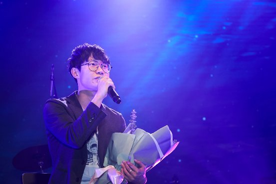 ��ʯЯ��ǧǧ�����³��Ĵ���ҳ��ȼ�������������ɣ�������