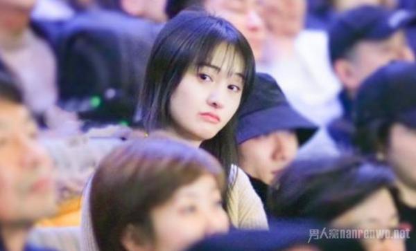 冯小刚郑爽张一山合照 三个人合作一部戏就更好了