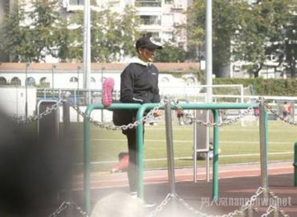 任达华近况 遇袭养伤半年准备复出 网友：老而弥坚