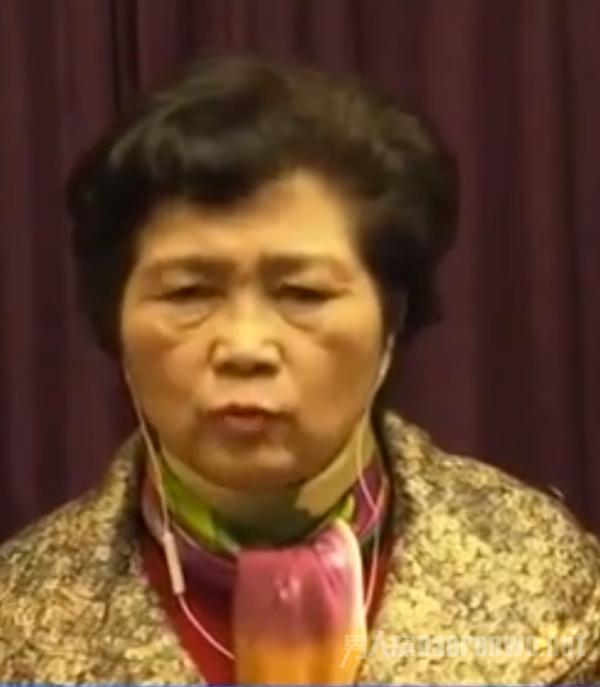 白岩松对话李兰娟 正常生活不必戴手套